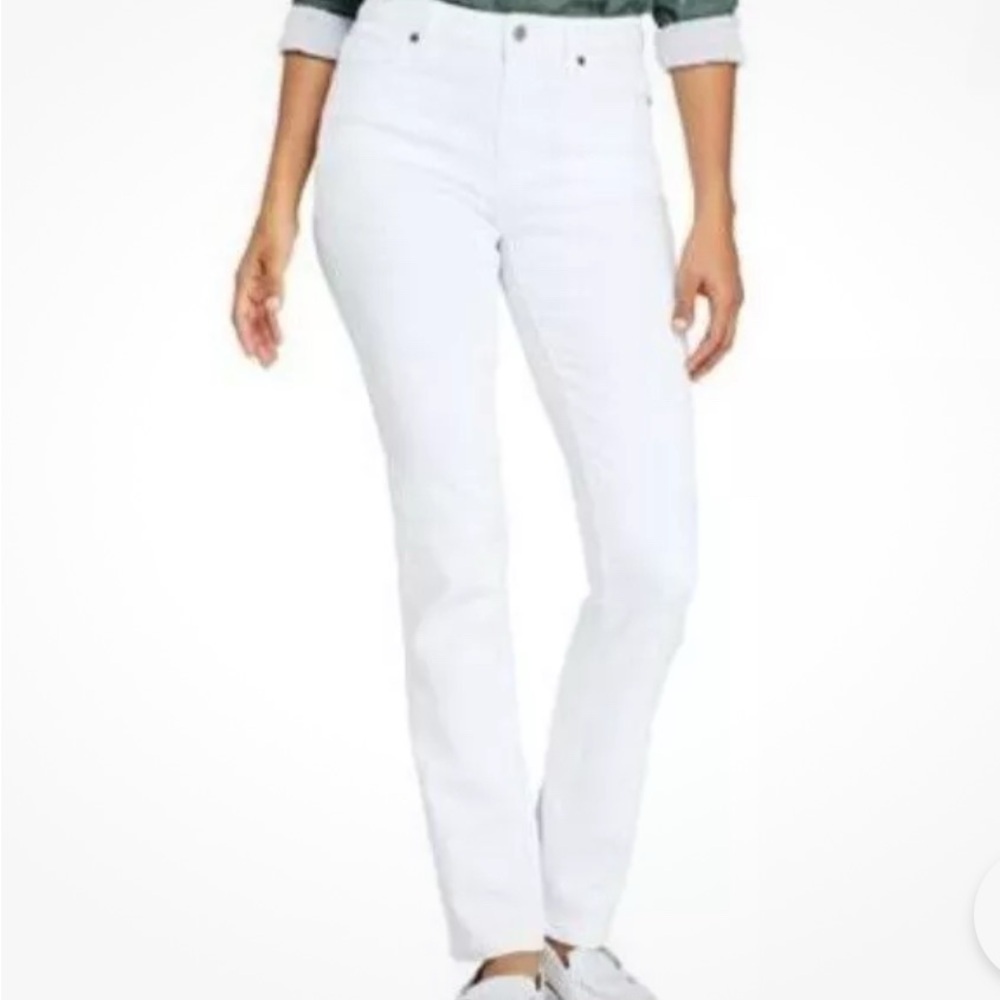 Lands End Women’s Mid Rise True Straight white jeans NWT Size 18T